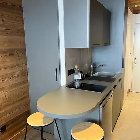Renovated 1850 Studio Apartment